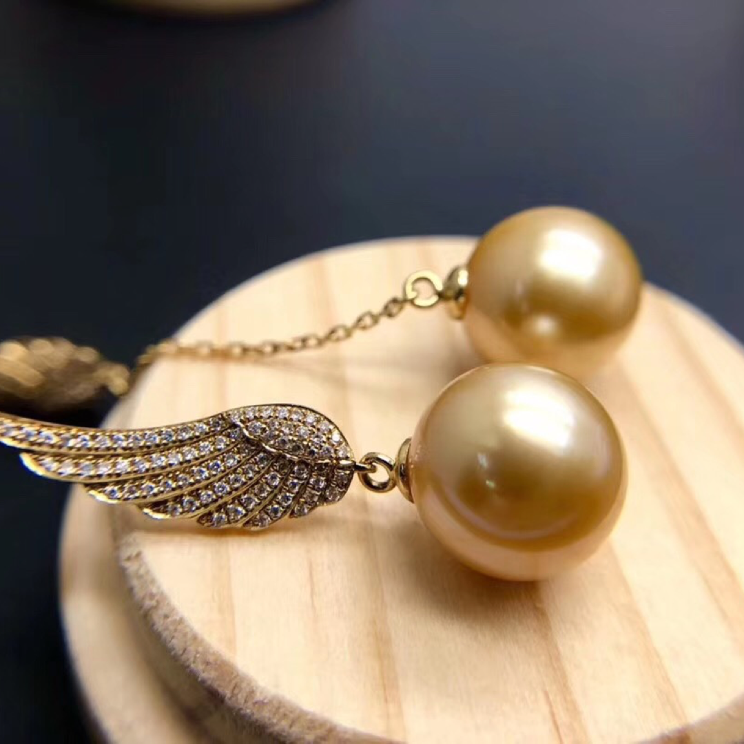 Edgy Wings Earring (Gold)
