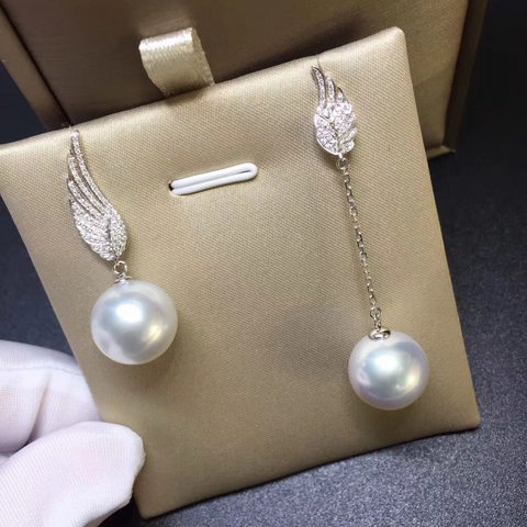 Edgy Wings Earring (White)
