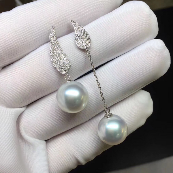 Edgy Wings Earring (White)