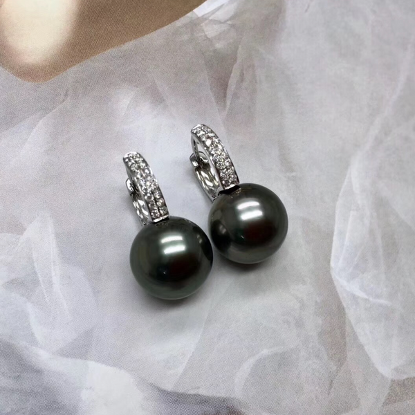 Hoop D2 Earring (Black)