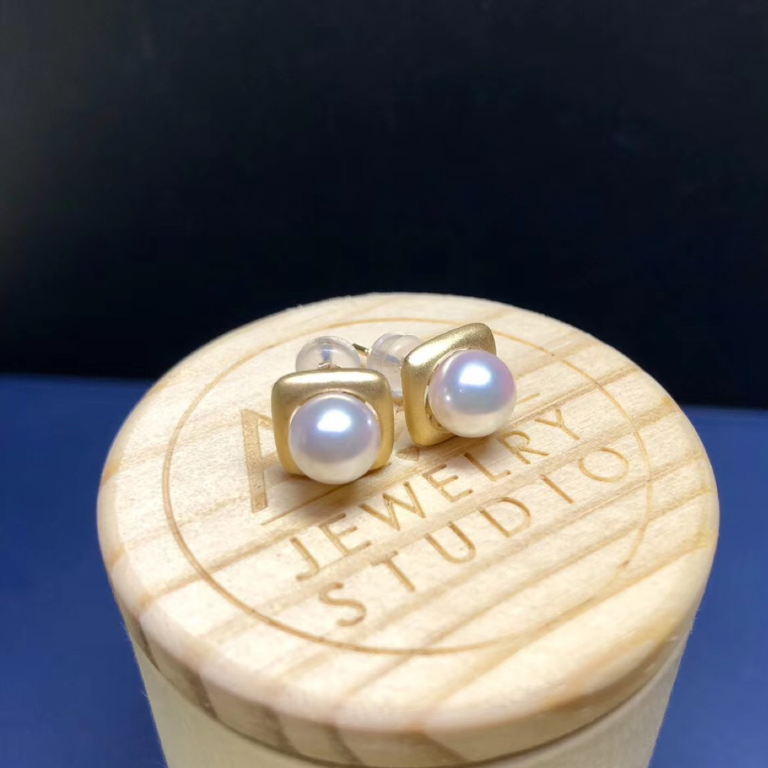 Stud Solo SQ Earring