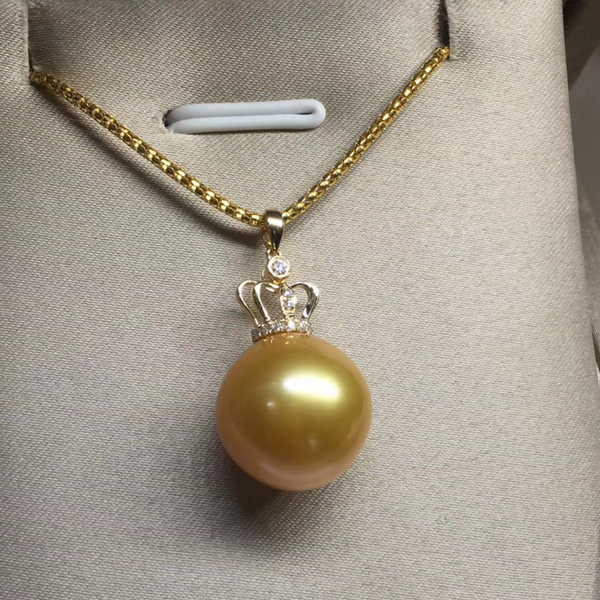 Crown D pendant