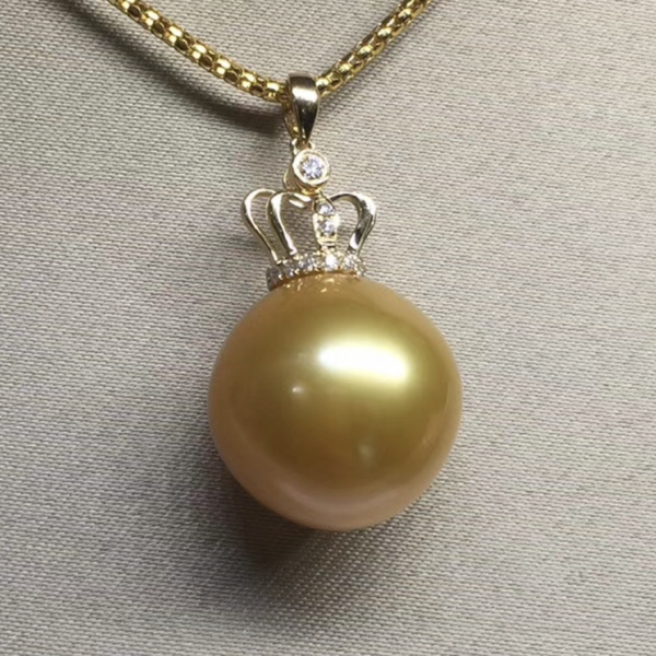 Crown D pendant