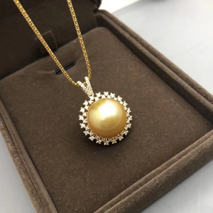 Halo D2 Pendant