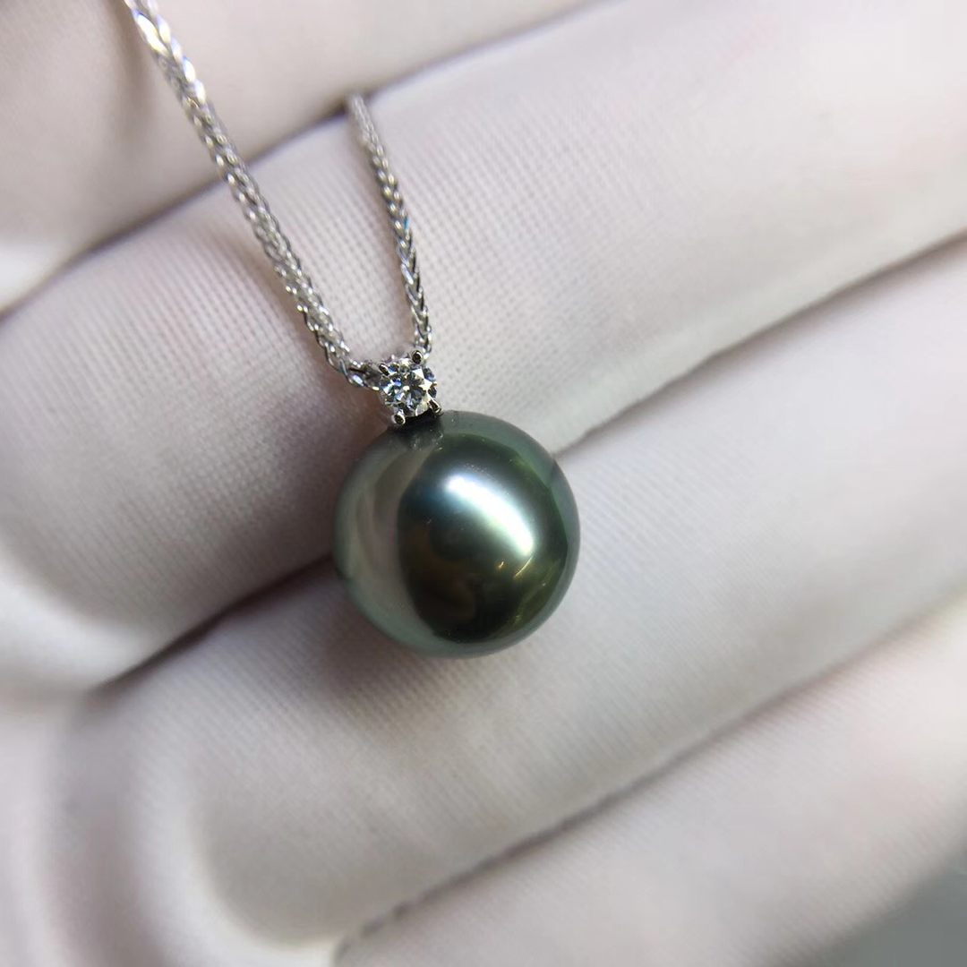Solo D Pendant