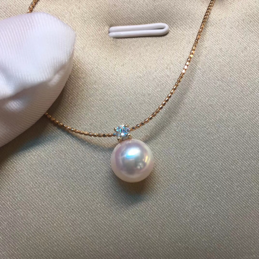 Solo D Pendant - Solitaire Diamond Pendant